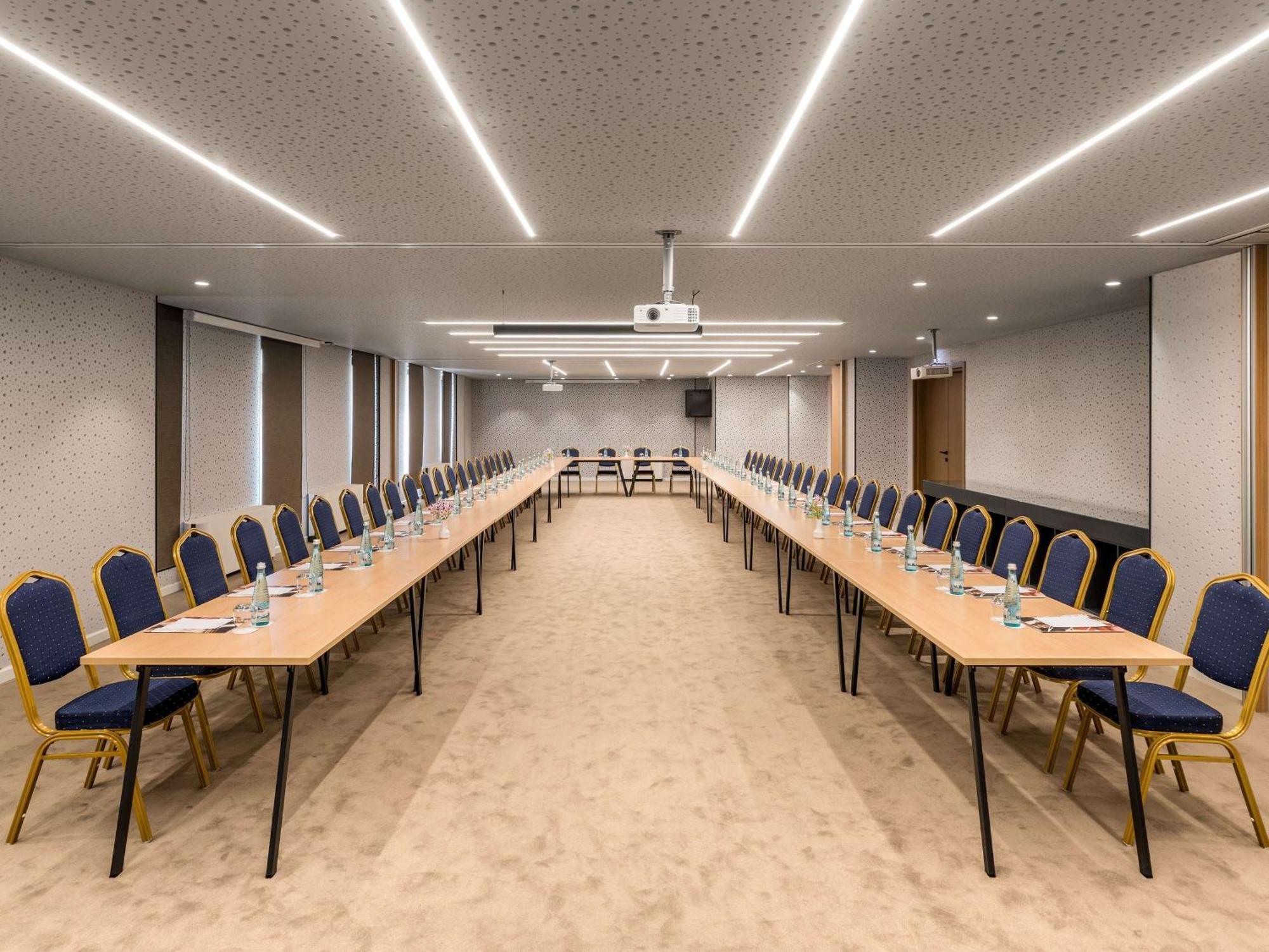 Mercure Tirana Exterior photo