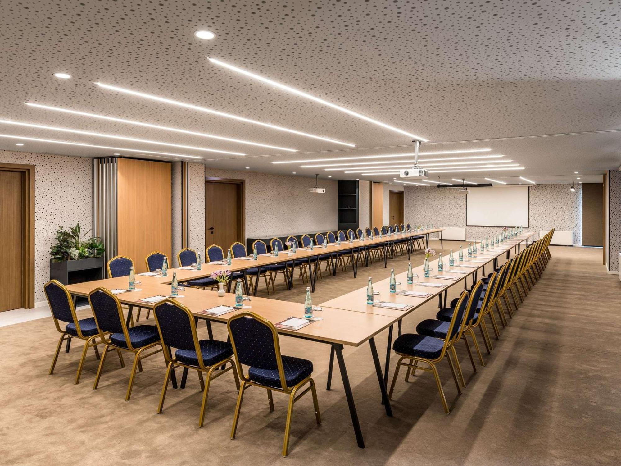 Mercure Tirana Exterior photo